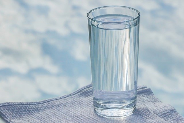  Research: Drinking 4 glasses of water per day increases the probability to be run over by a truck